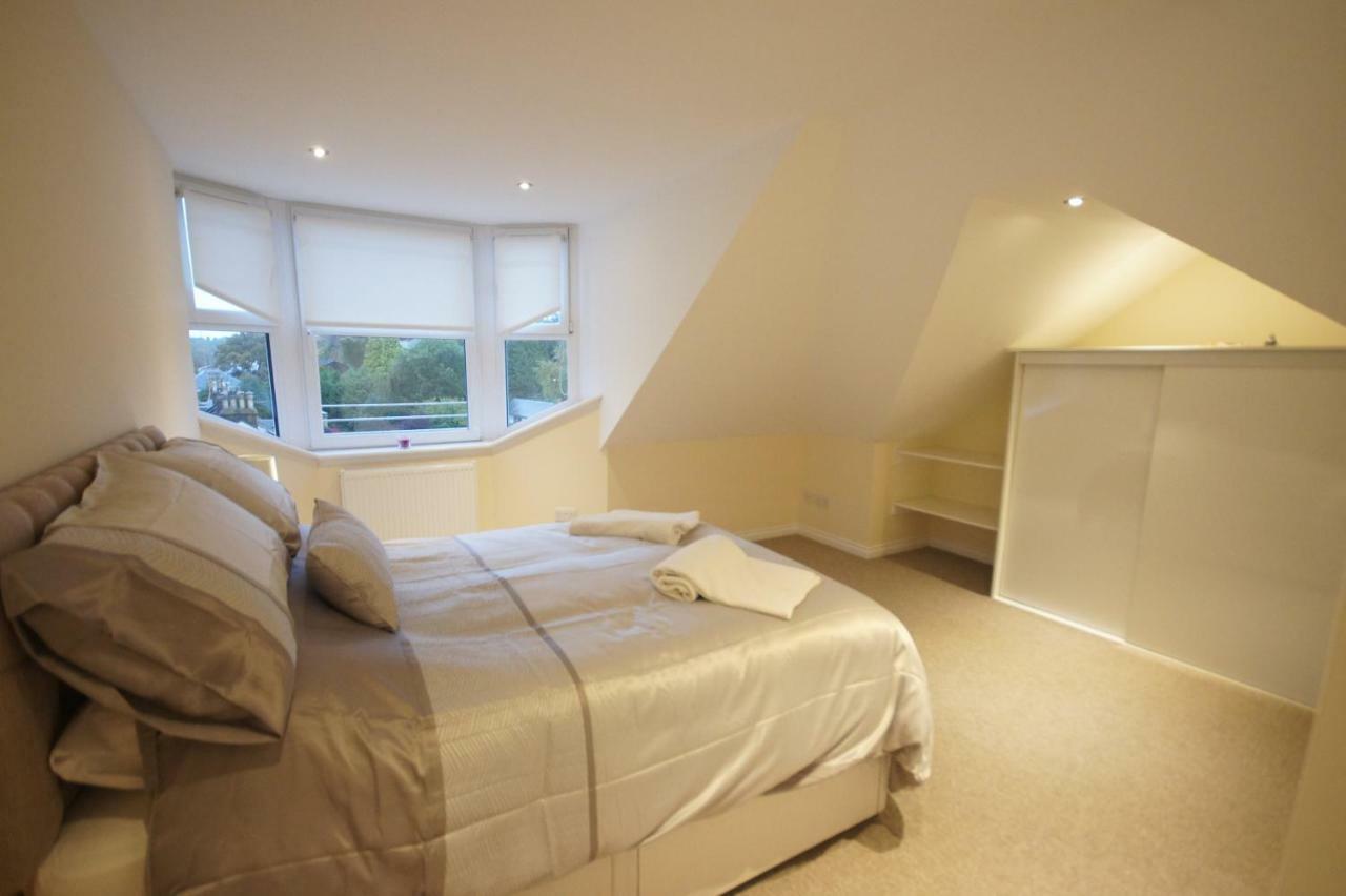 Modern, Cosy Apartment In Bearsden With Private Parking Glasgow Buitenkant foto